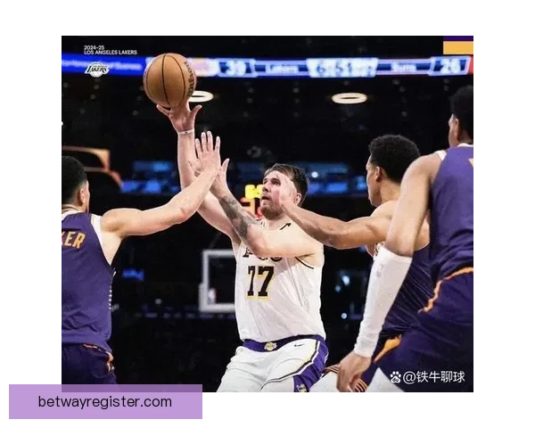 东契奇复出砍下42分12助 湖人力克骑士里夫斯艾顿发挥出色